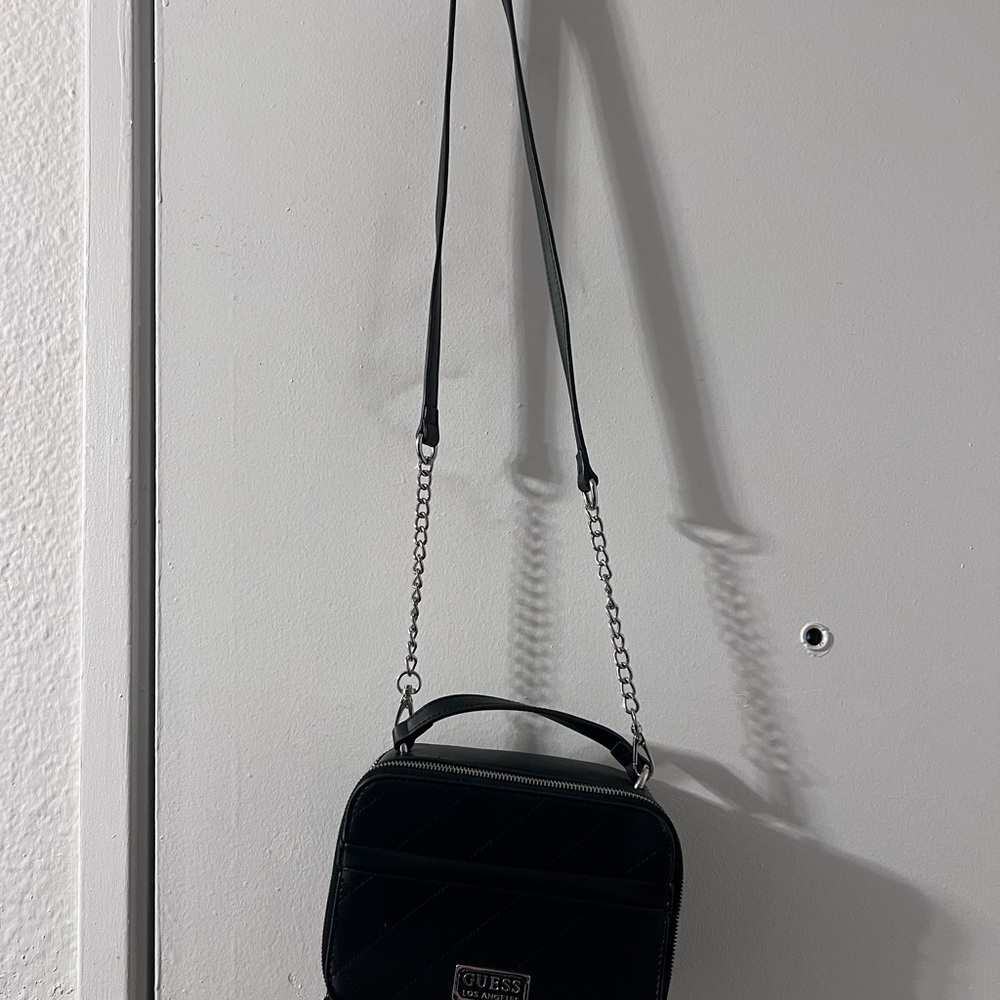 GUESS Elegant Black Crossbody Bag